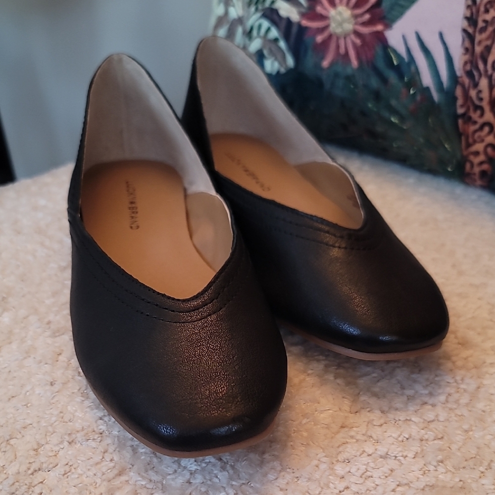 Black Leather Flats for Women - Picture 9 of 11